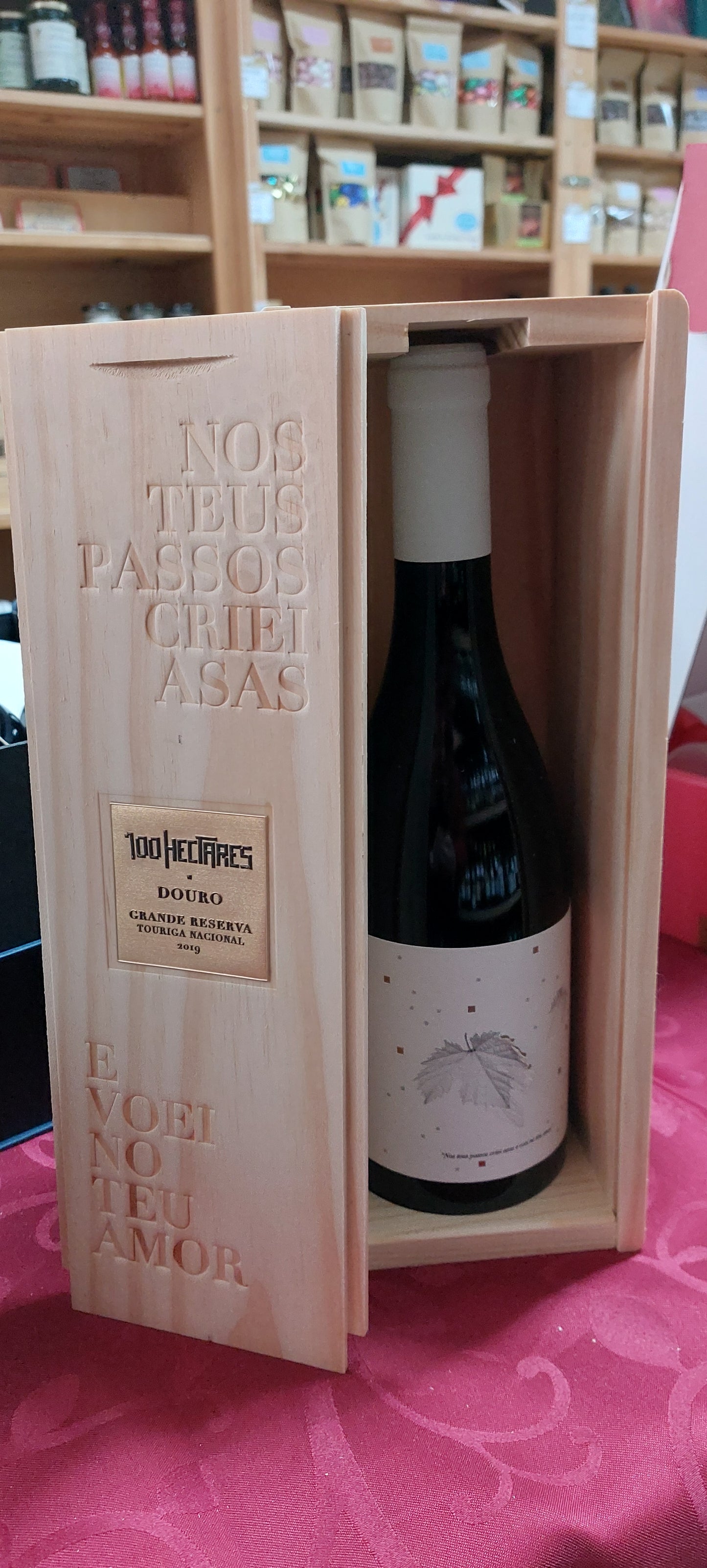 100 HECTARES Cx. Mad. GRD RES Touriga Nacional 2019 16.5º