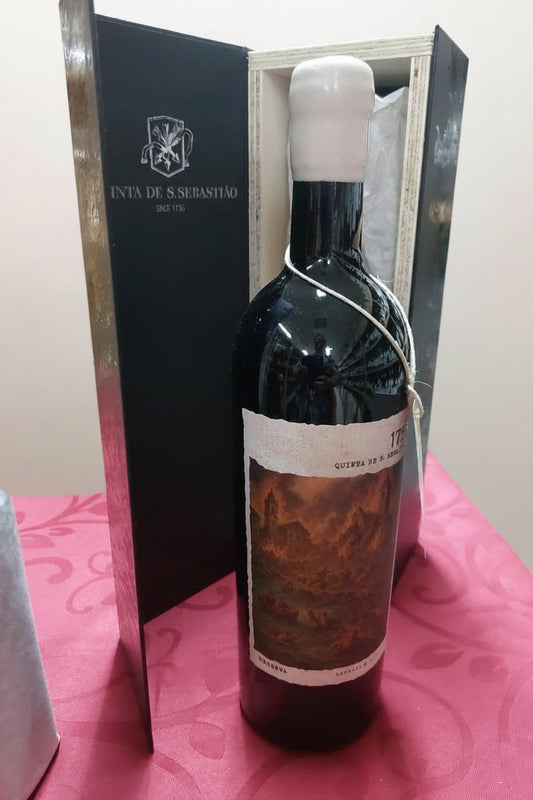 Quinta de S. Sebastião 1755 Reserva Tinto 2020 — garrafa com caixa de apresentação