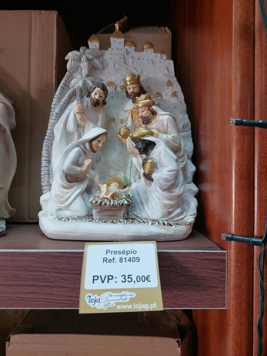 Presépio R81409 em poliresina, branco e dourado, com Sagrada Família e Reis Magos